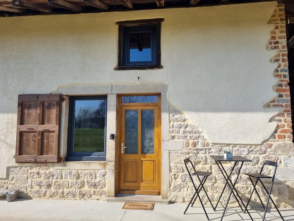 Au Marlezay Country House 4 Personnes Marboz Apartment